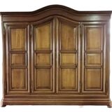 Armoire en bois massif