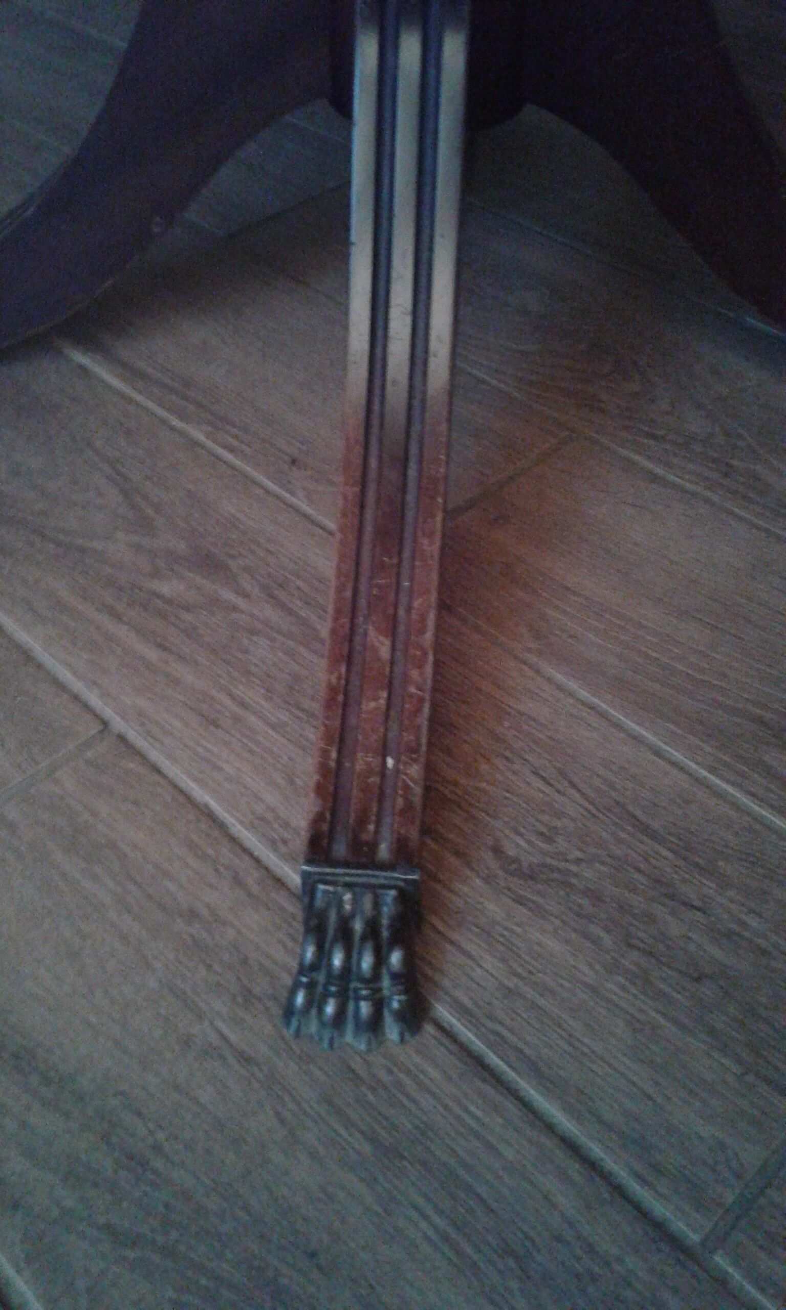 Dining room's table and 4 chairs, english style