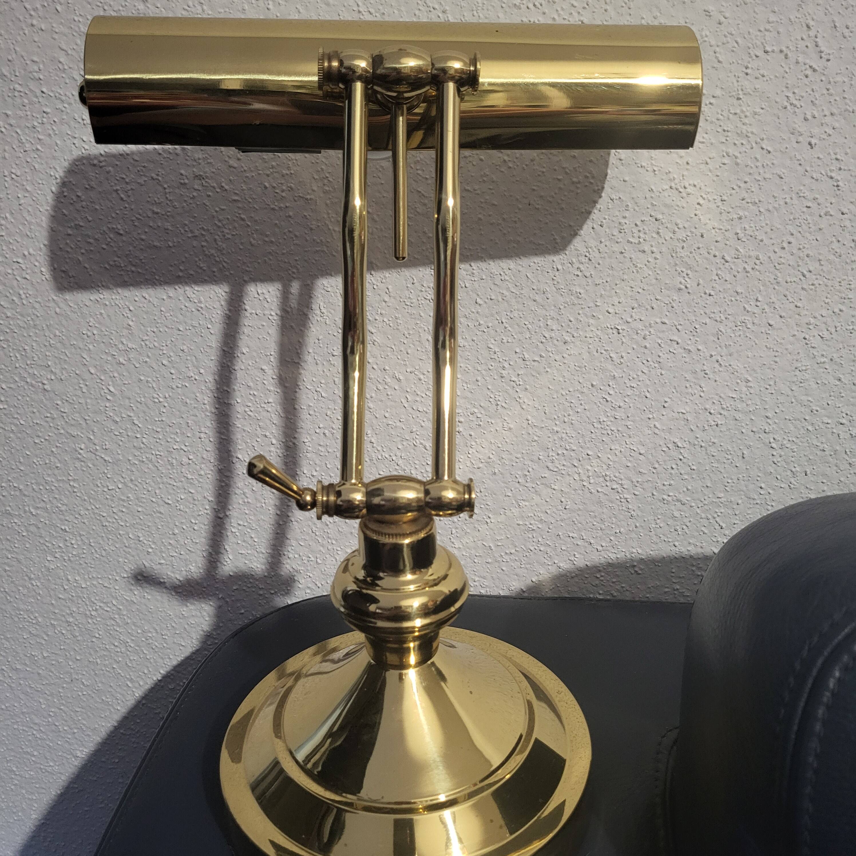 Notary, banker's lamp