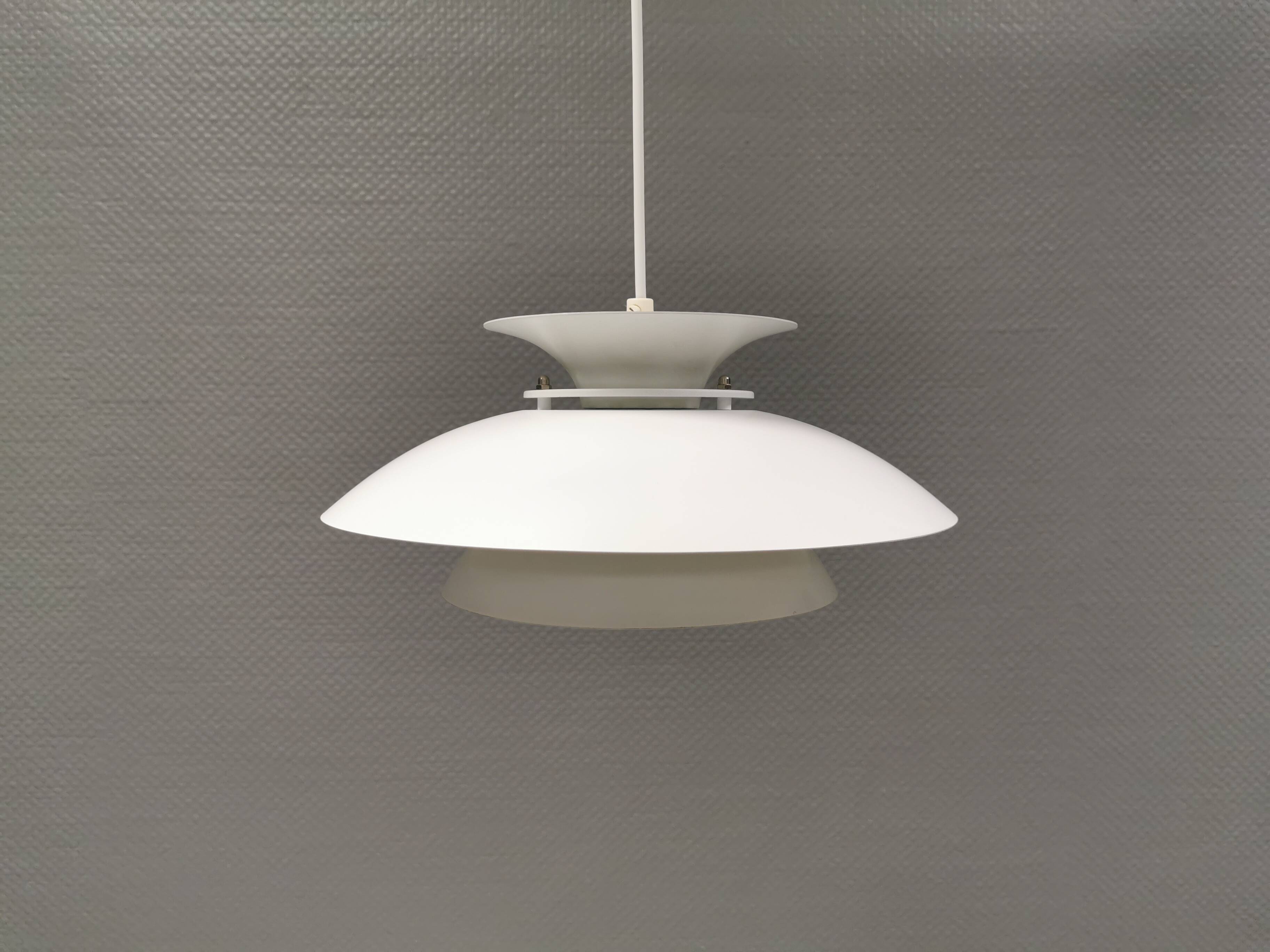 White hanging lamp from the 1980s, produced by Form-Light Denmark.