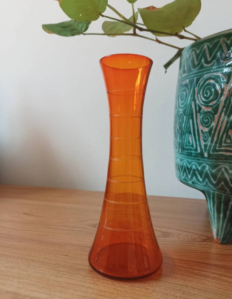 Vintage 70's pop soliflore vase - Hand-carved decor