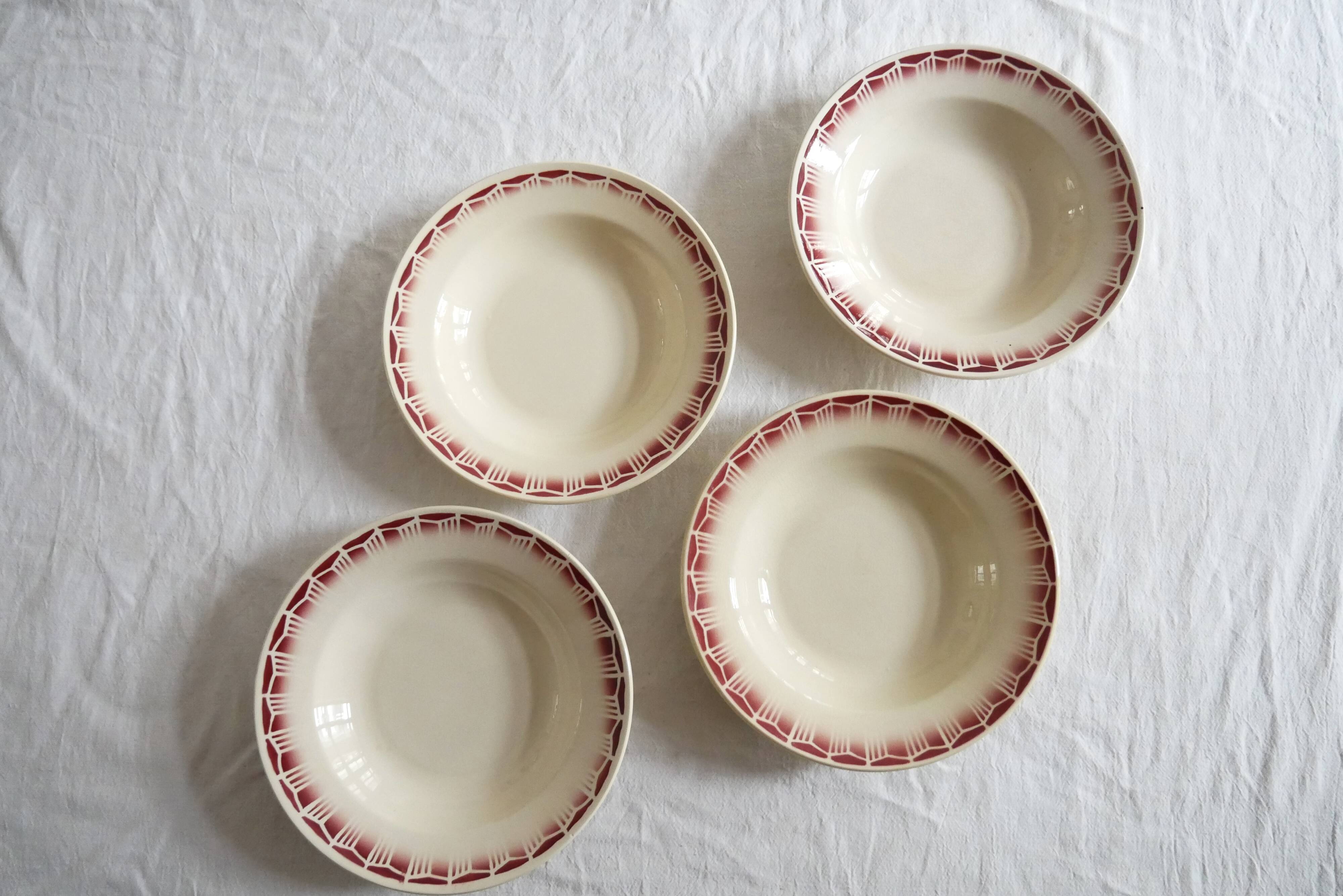 Set of 4 vintage soup plates with burgundy decoration