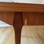 Extendable Scandinavian table