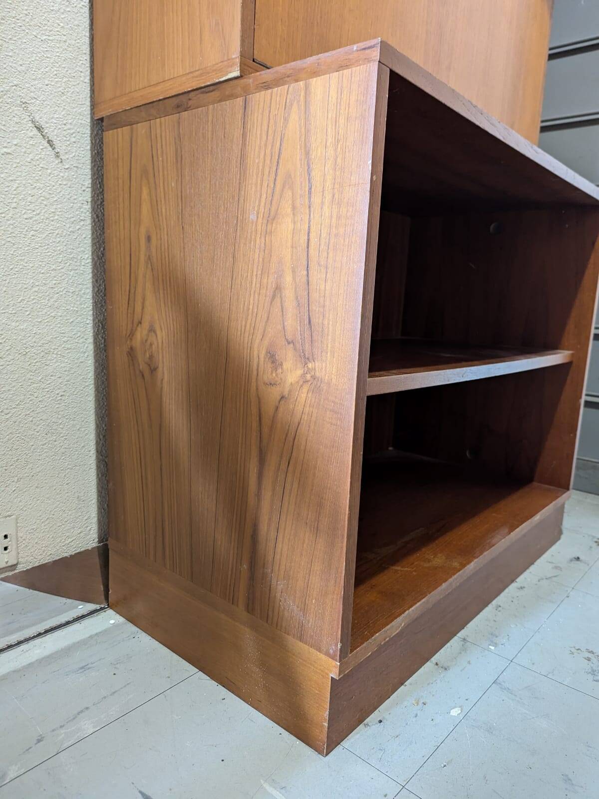 Vintage shelving unit