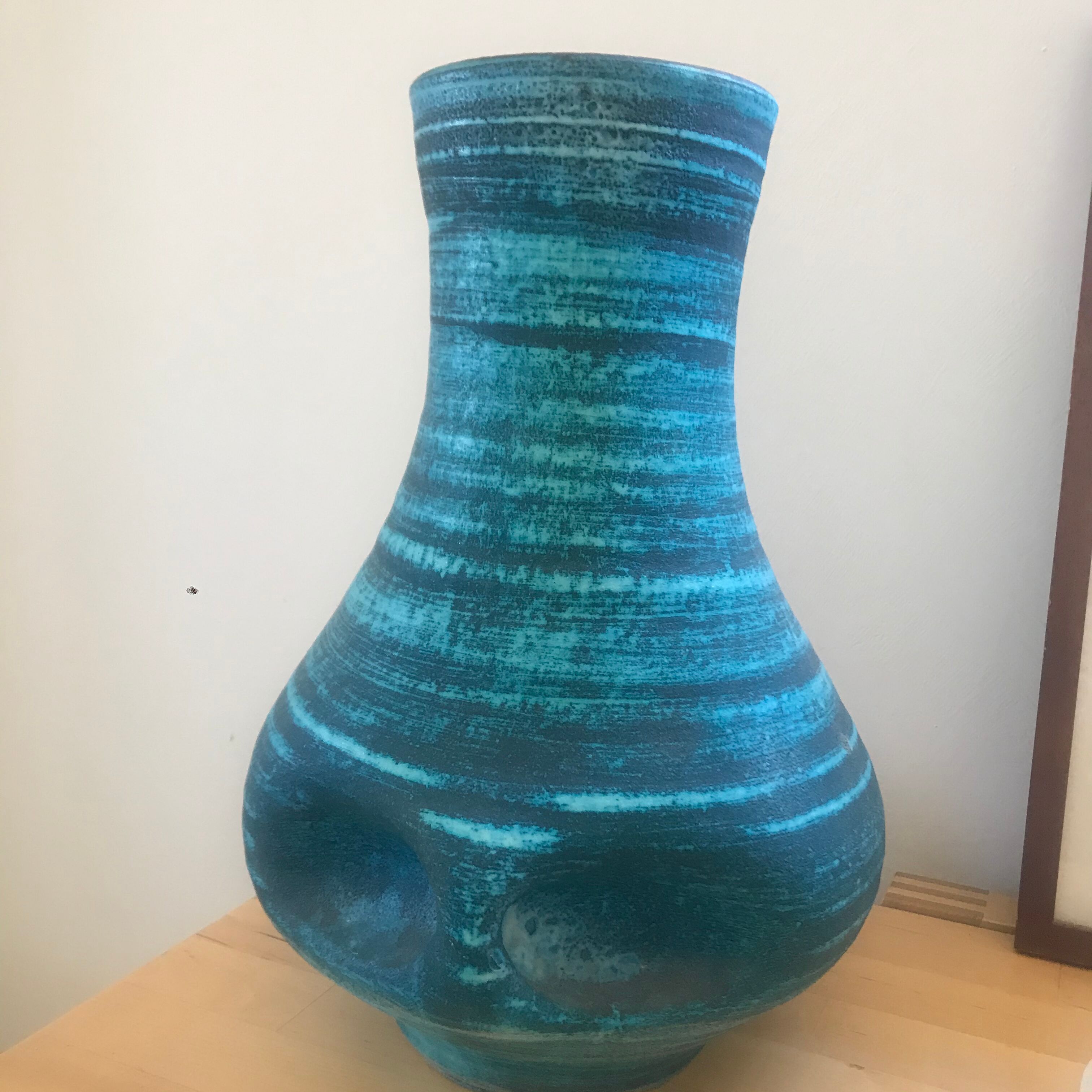 Accolay vase