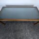 Grande table de repas en verre et merisier