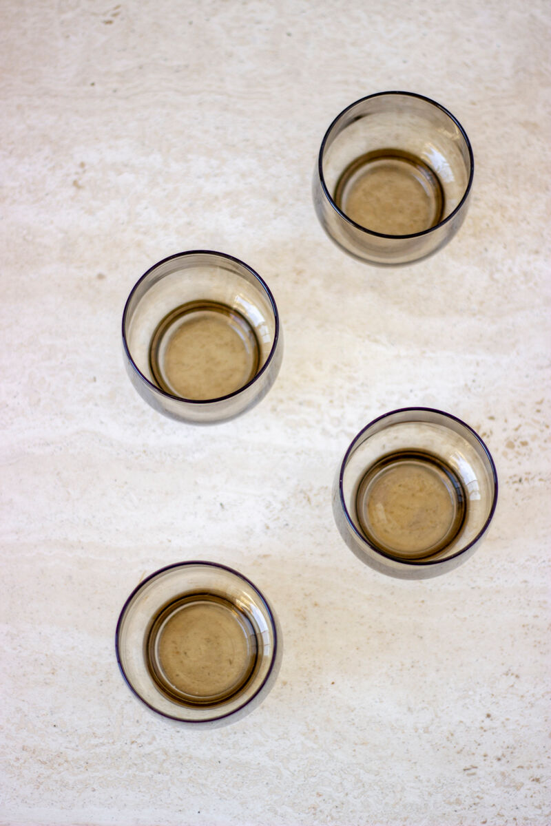 4 verres à eau en verre fumé