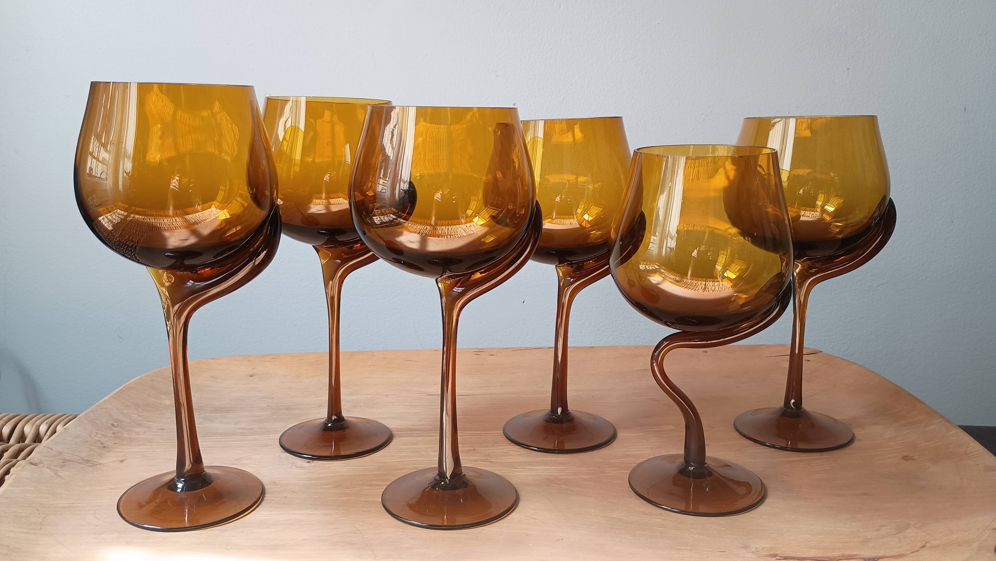 Verres à pieds design vintage