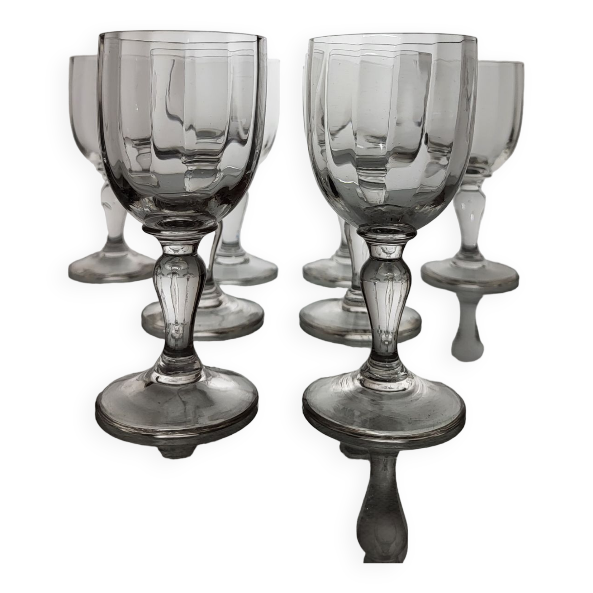 8 wine glasses Early twentieth century