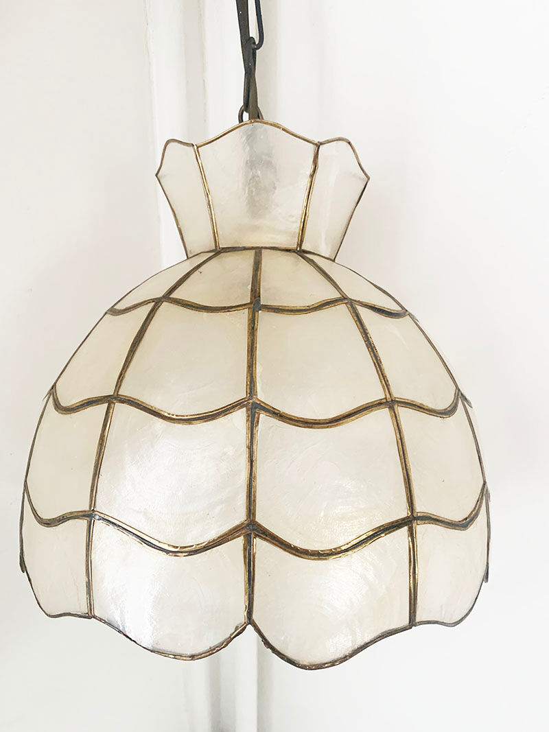 Mother-of-pearl and brass suspension