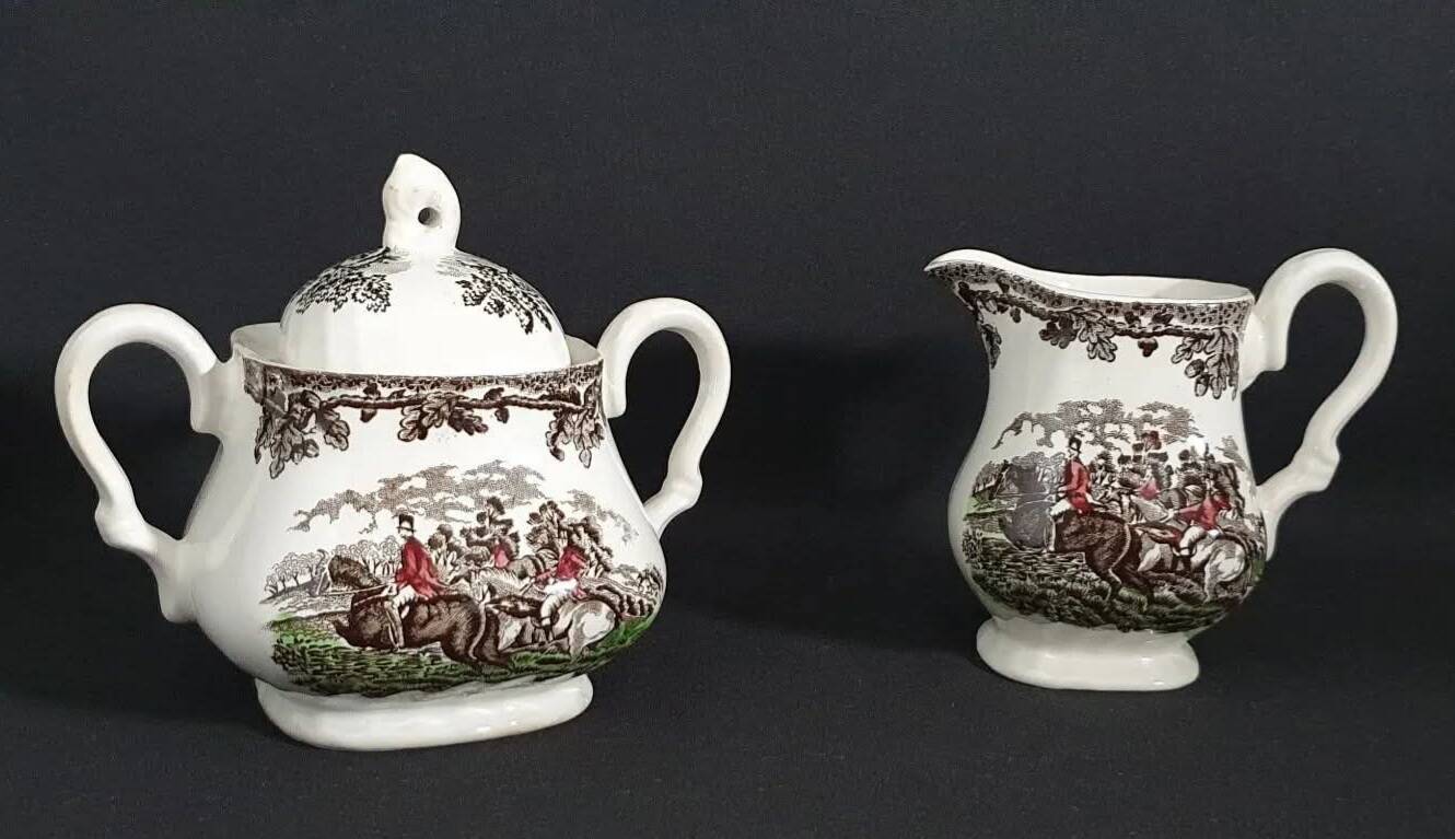 Creamer set / Milk jug and sugar bowl Myotts Country Life