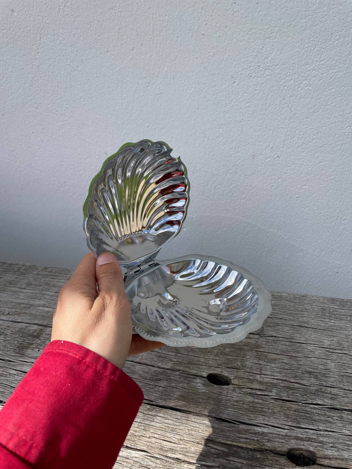 Silver-plated metal shell butter dish