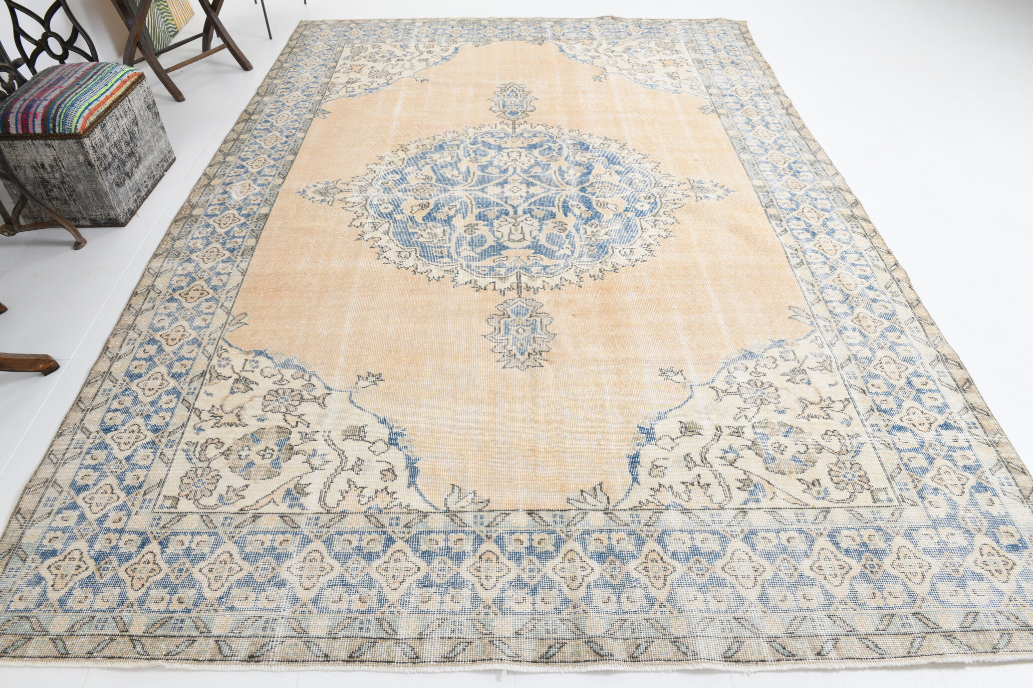Blue rug 237x336cm