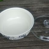 Serving dish with its glass lid of the earthenware factory of Gien model "the roaster"