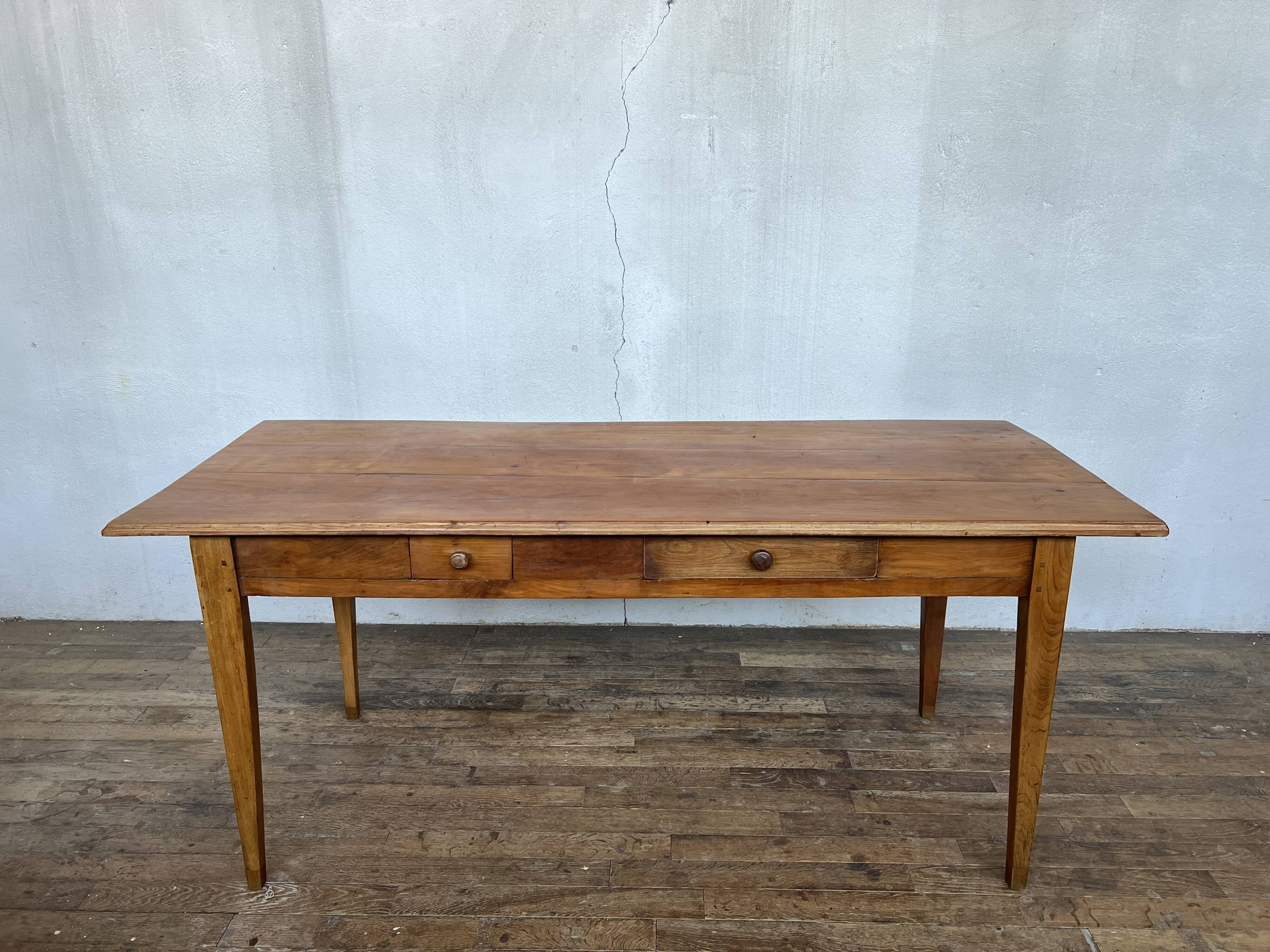 Old farmhouse table early XXth legs spindles solid wood