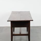 Antique English oak dining table from the 18th century for 4 to 6 people