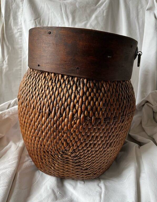 Early 20th century Chinese grain basket made of woven willow