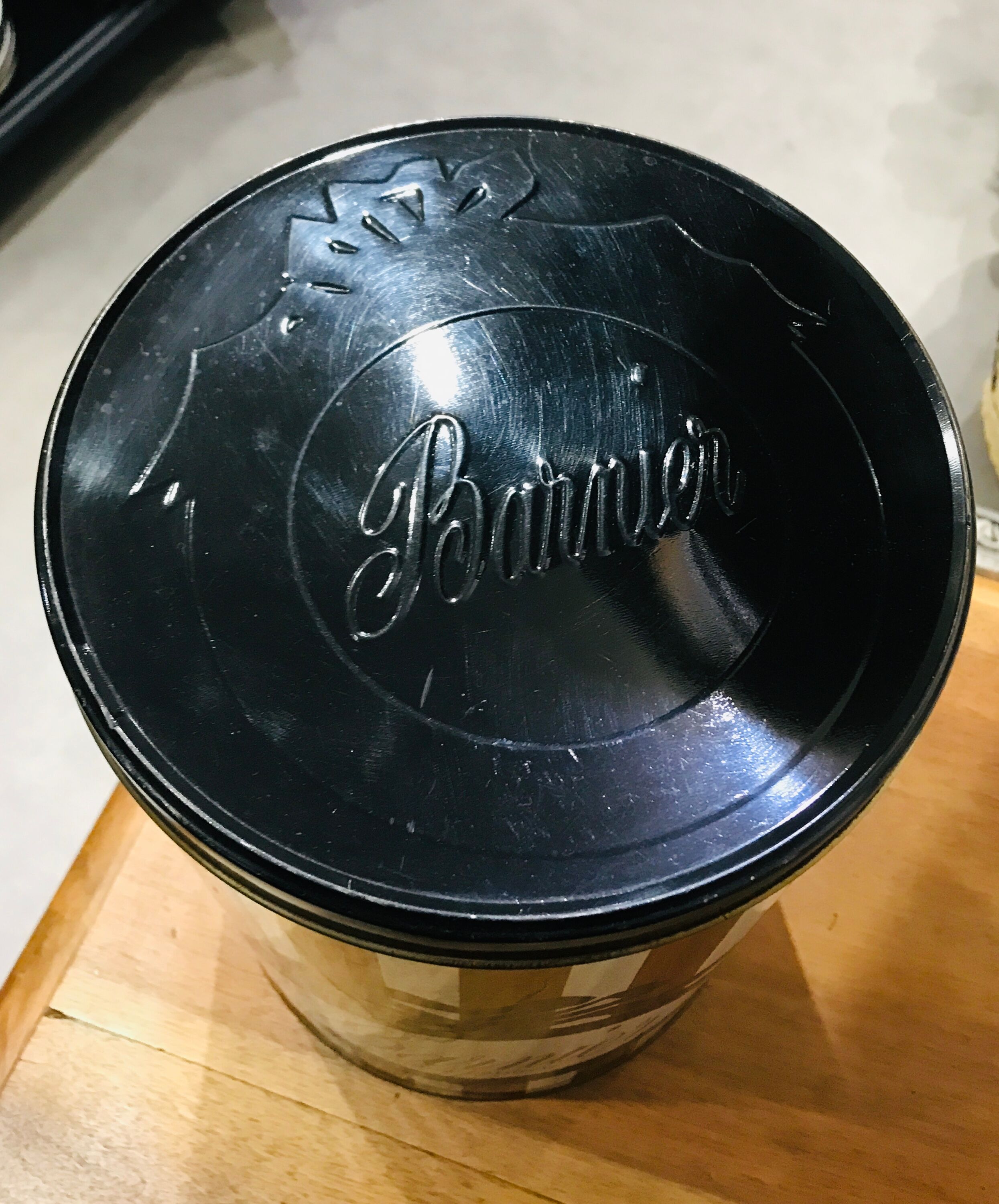 Old lithographed box Barnier