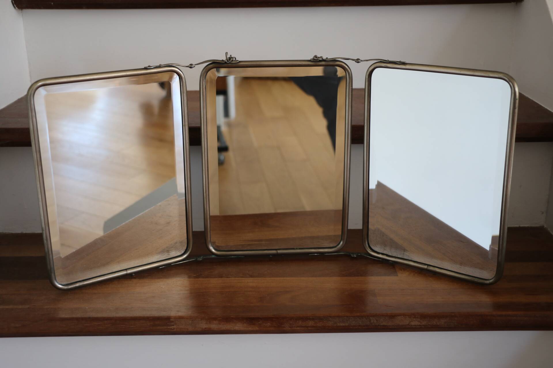 Bevelled triptych barber mirror (645*290mm)
