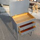 Petite commode travailleuse relookée