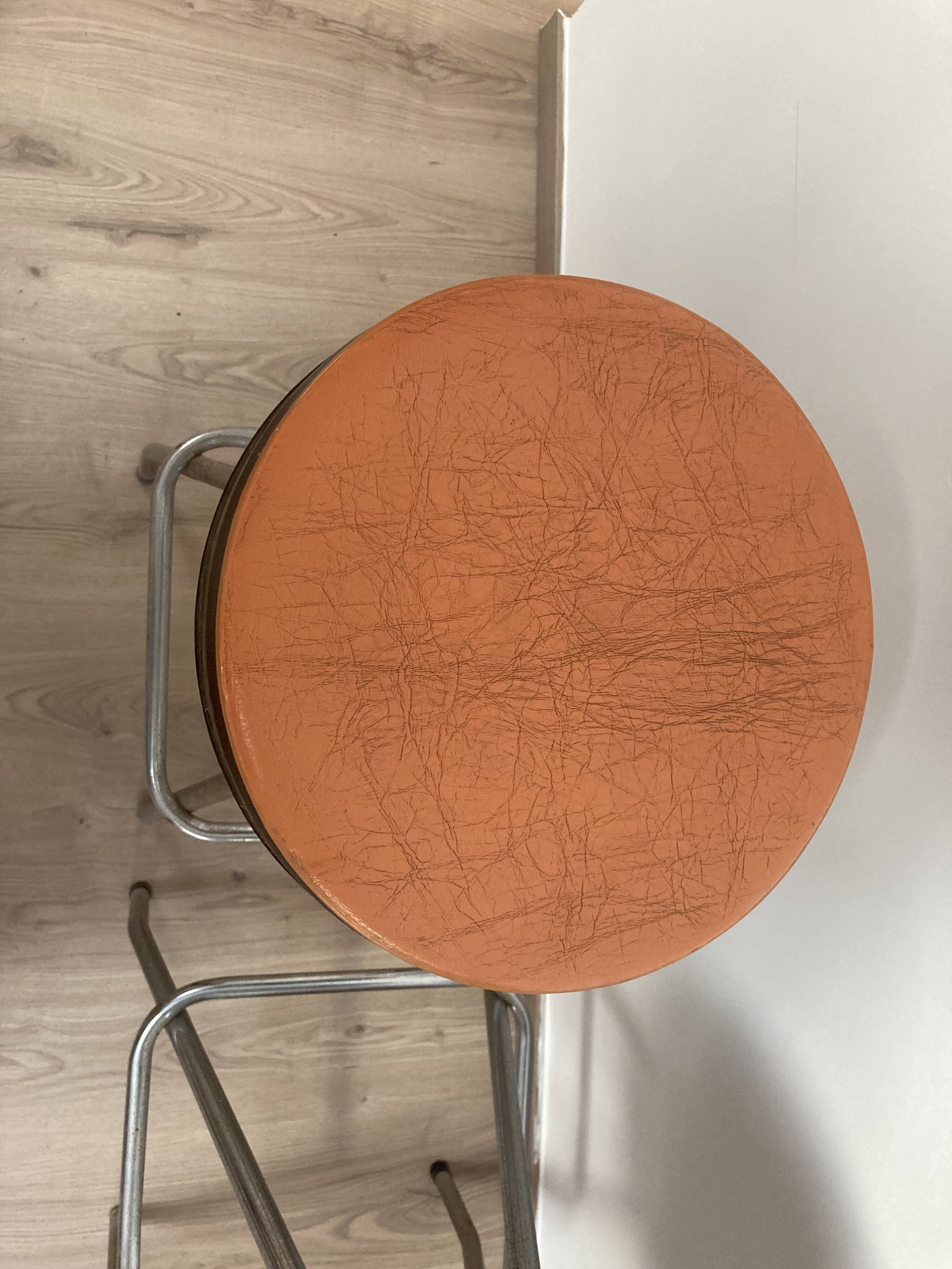 Paire de tabourets de bar metal chrome soudexvinyl circa 1970 design