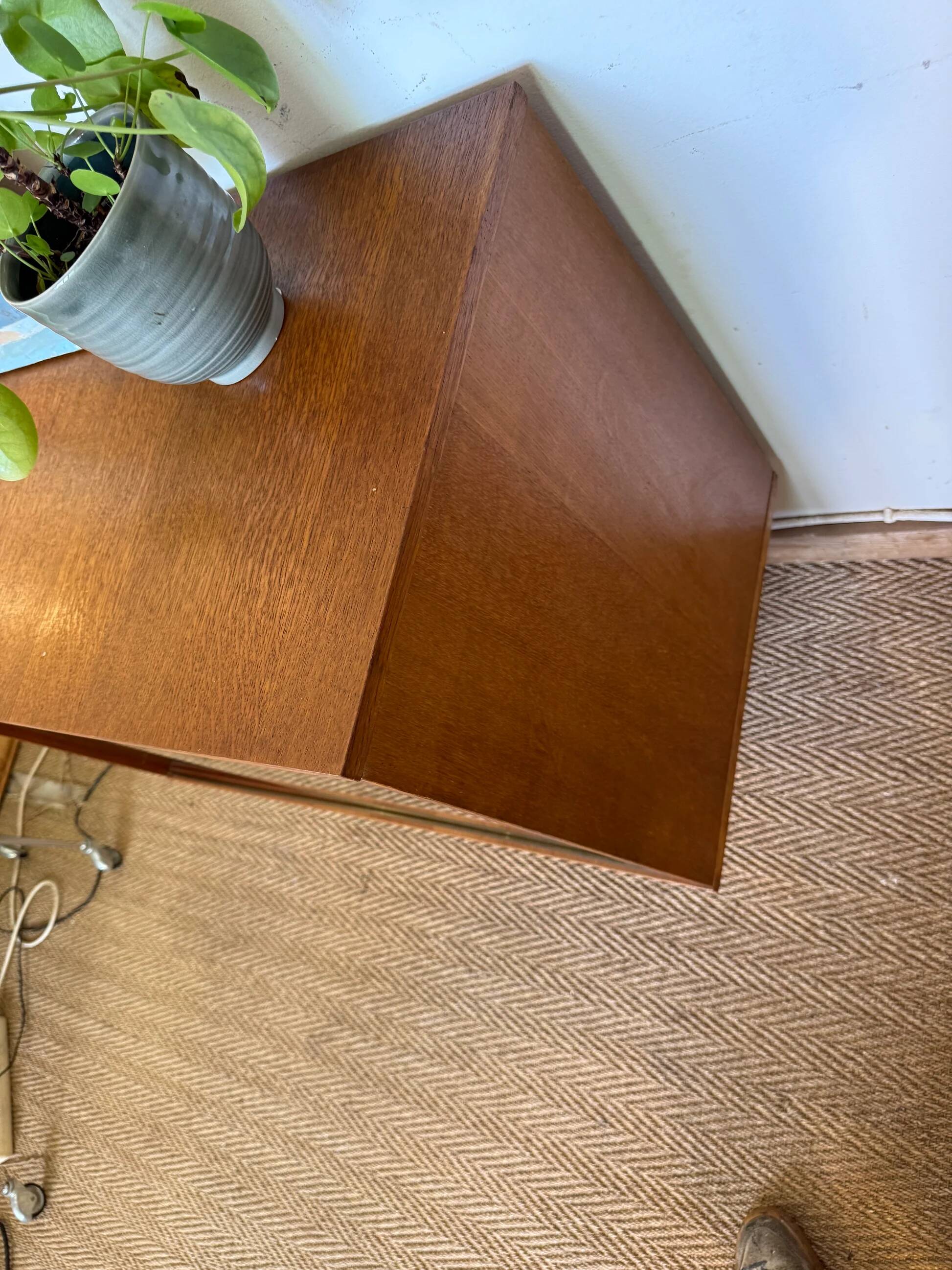 Enfilade vitrée vintage en placage de teck