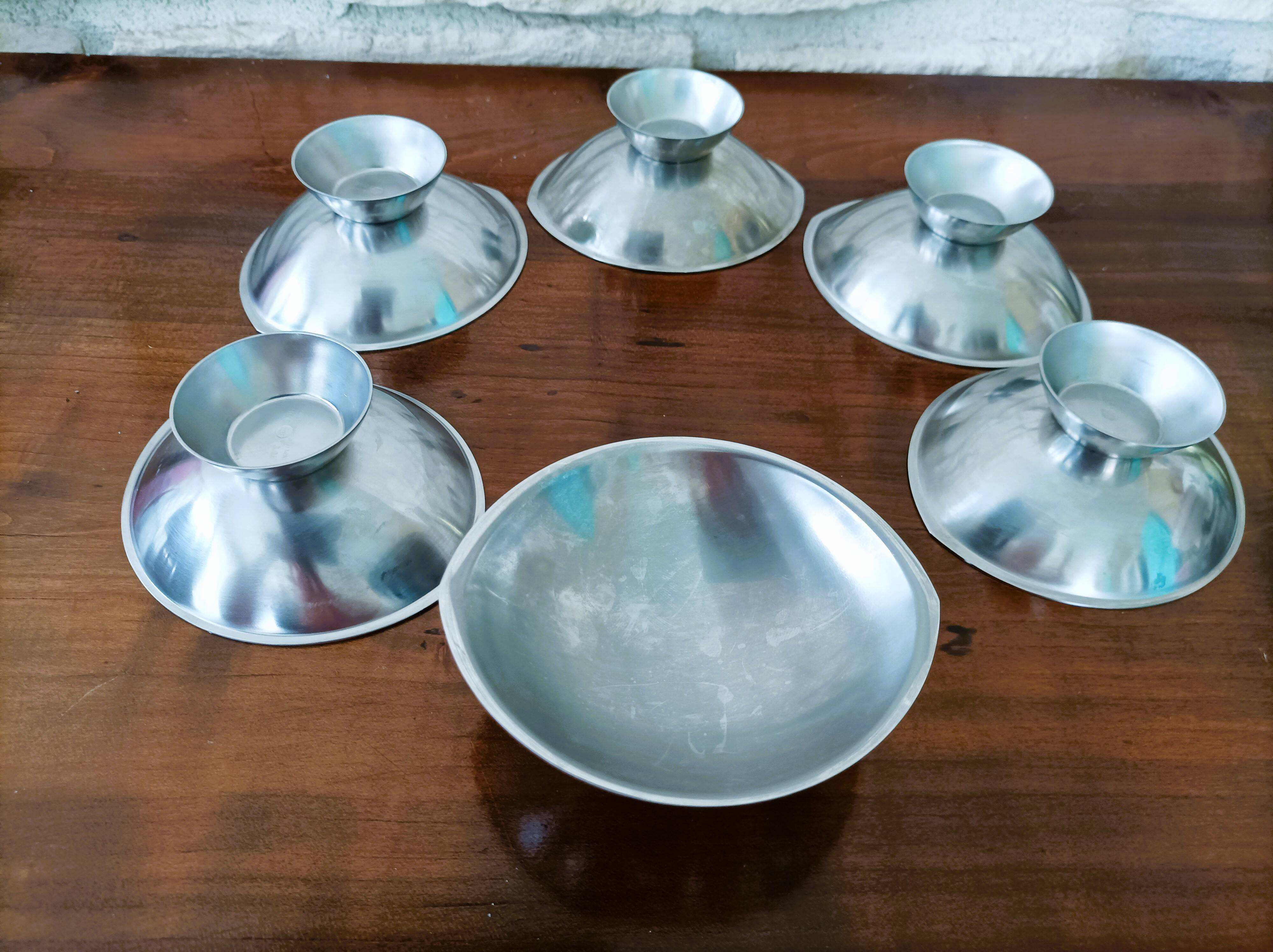 6 ice cream cups and a Guy Degrenne tray