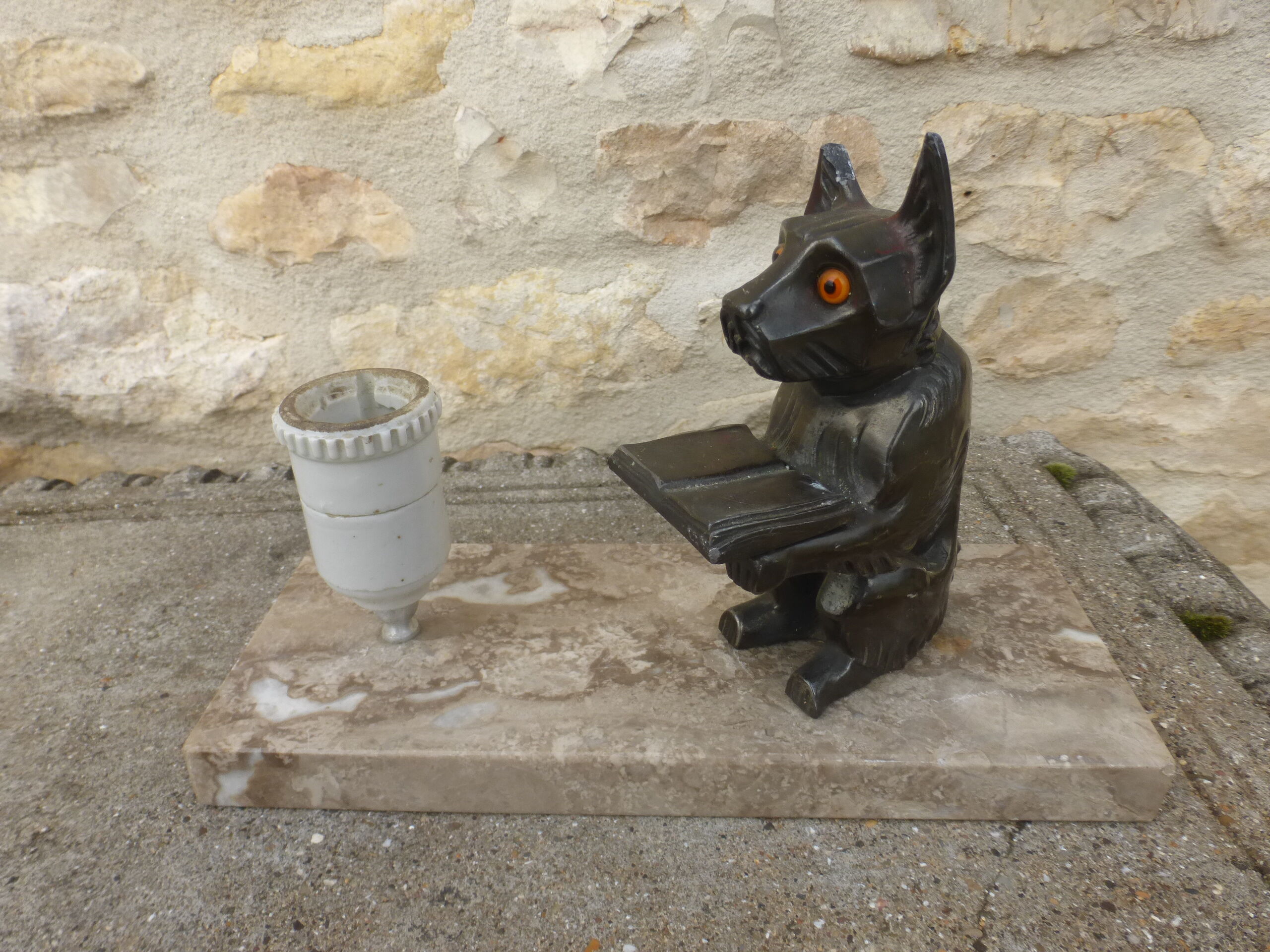 Art deco dog table lamp