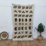 Azilal Berber rug in handmade wool 180 X 105 CM