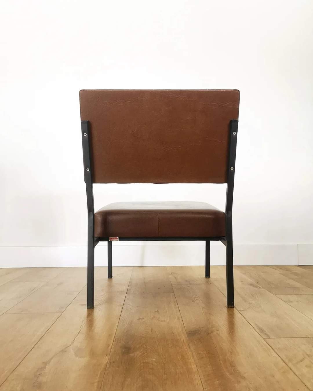 Driver of the 60s in brown skaï