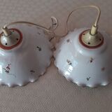 Lot de 2 lustres en faïence