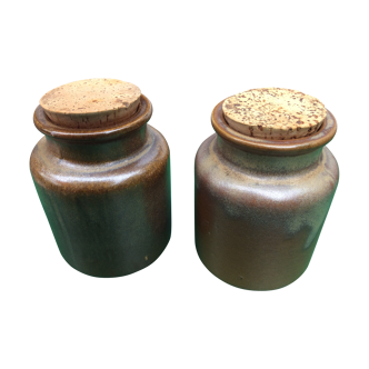 Series of 2 sandstone jars