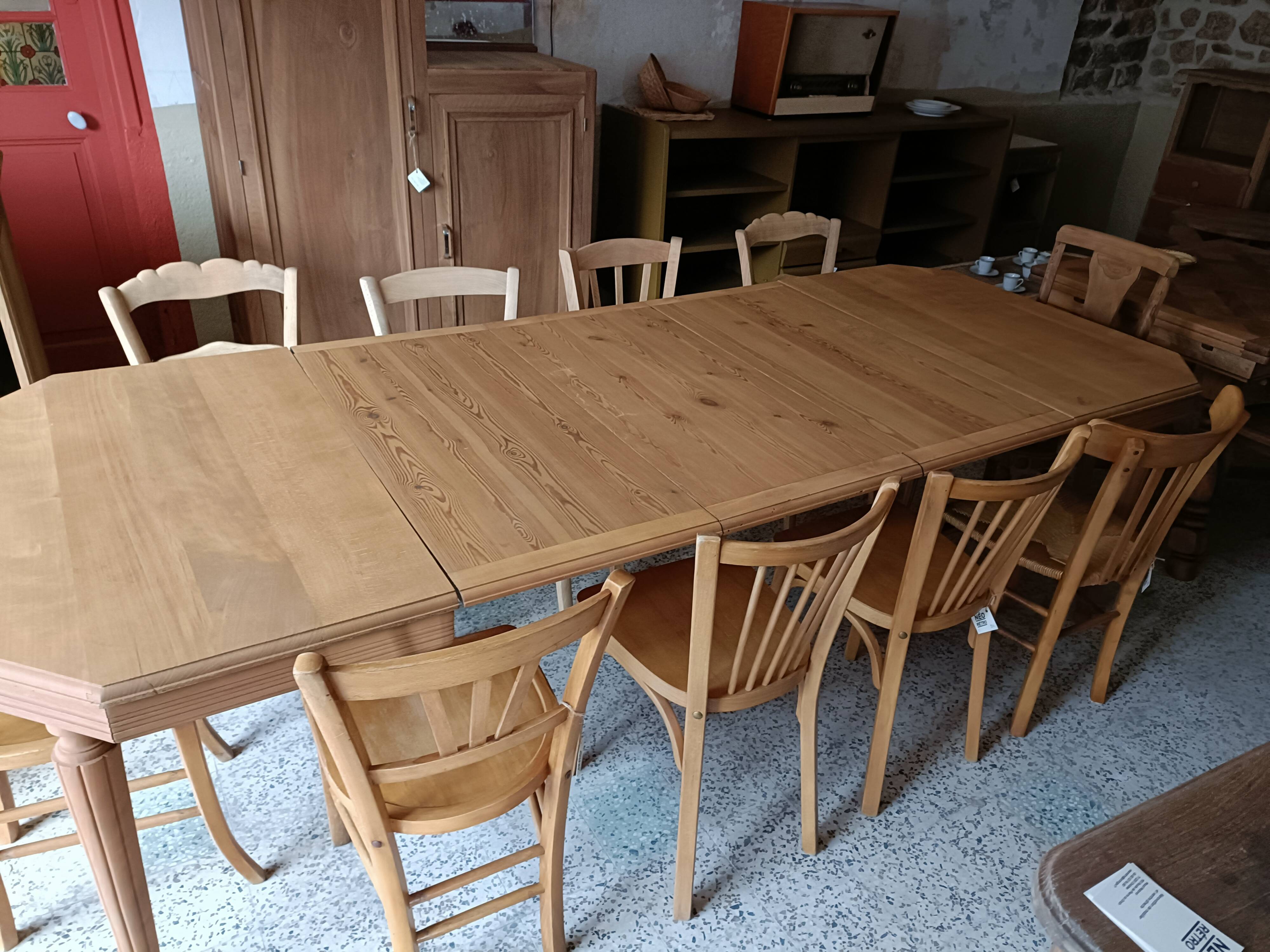 Renovated Art Deco table with 3 extensions.