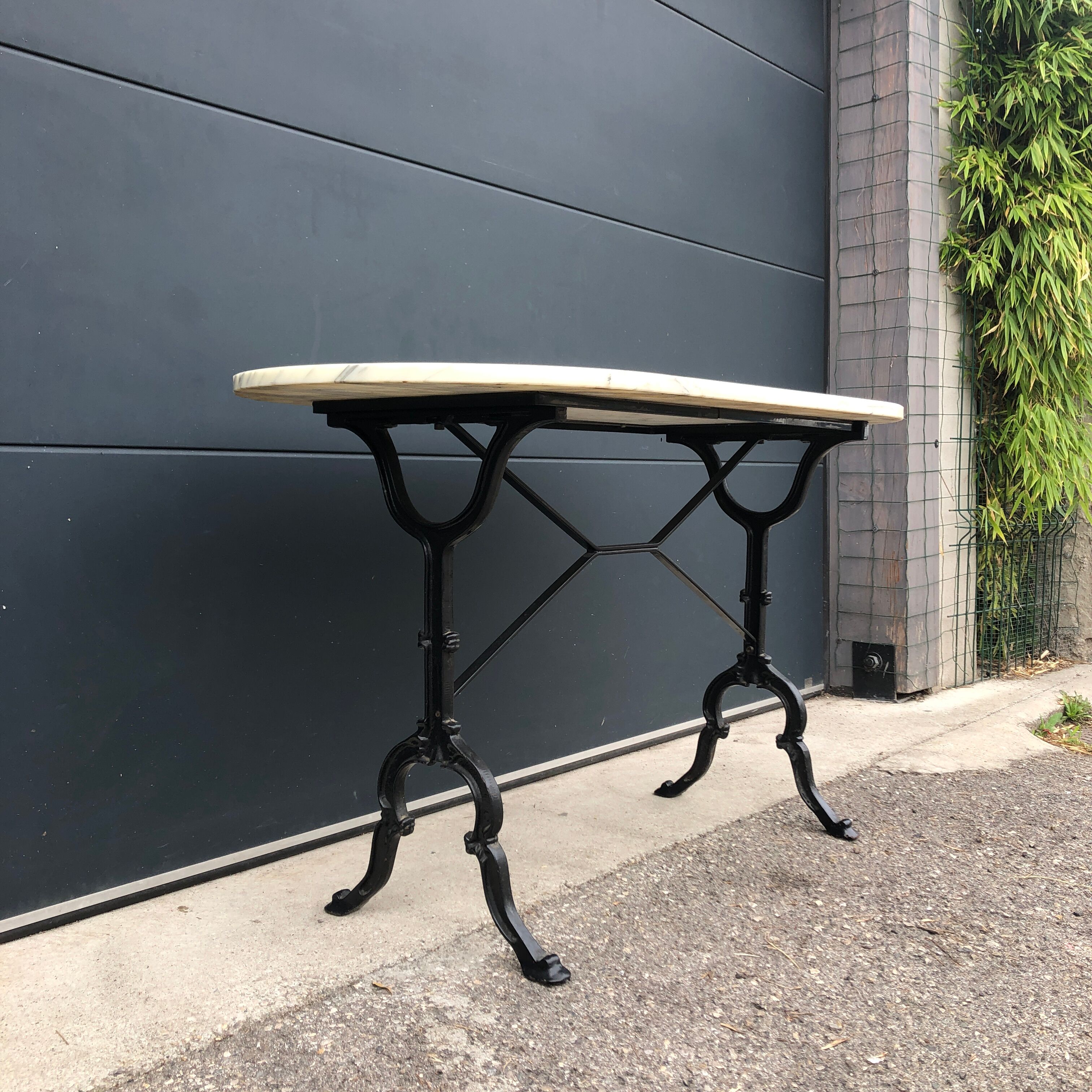 Bistro table