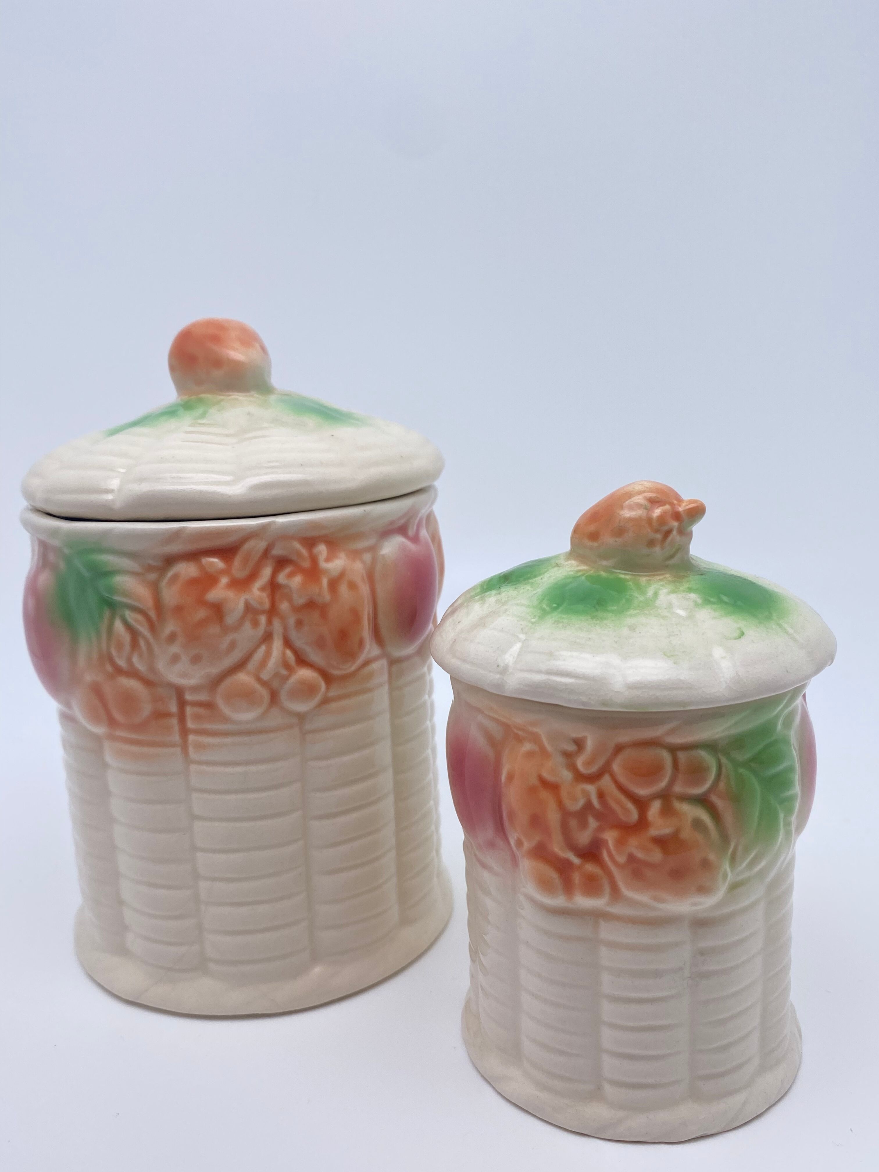 Duo of pots in barbotine