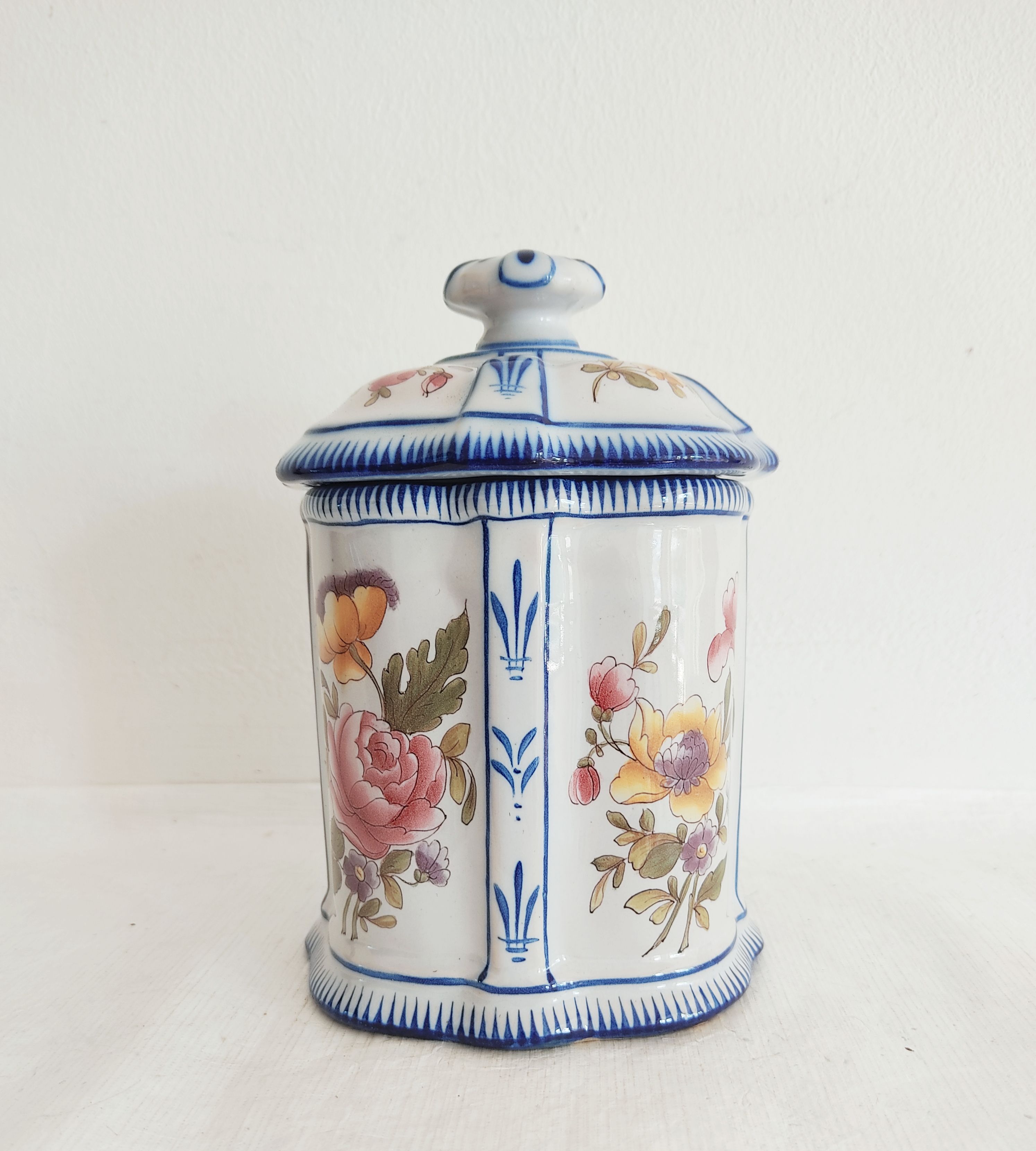 Earthenware box decoration of flowers Faience factory of Charolles