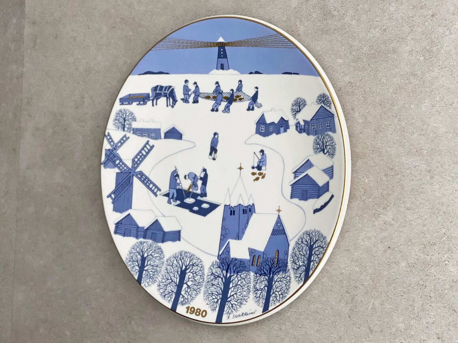 Vintage Raija Uosikkinen for ARABIA Christmas wall plate - 1980 original box included