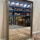 Miroir en bois doré de style Empire
