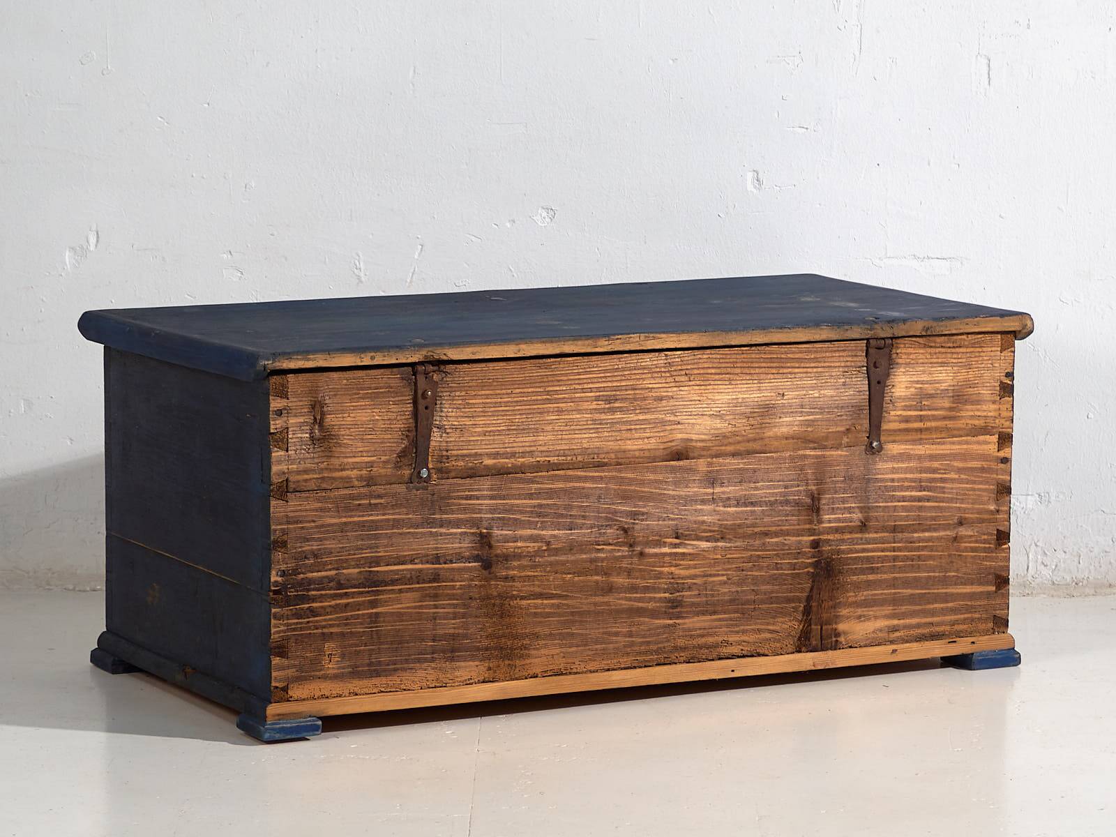 Antique navy blue bridal trunk (1855)