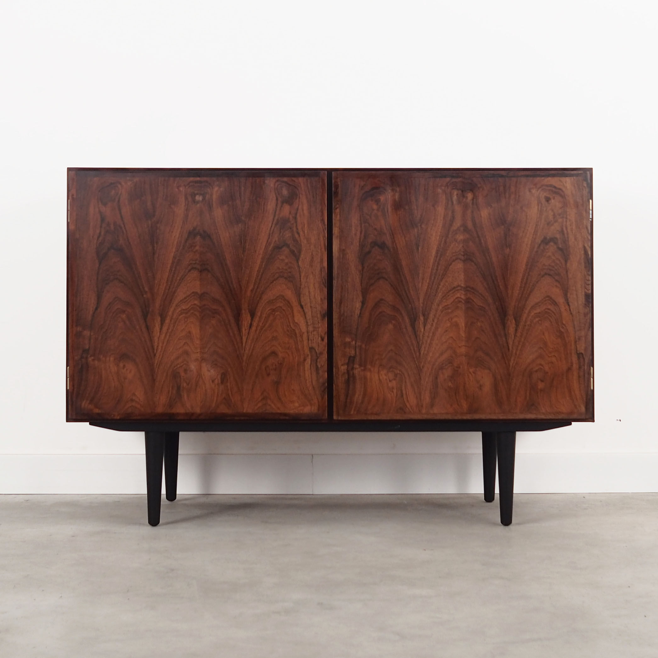 Buffet en palissandre, design danois, années 1970, fabricant Omann Jun