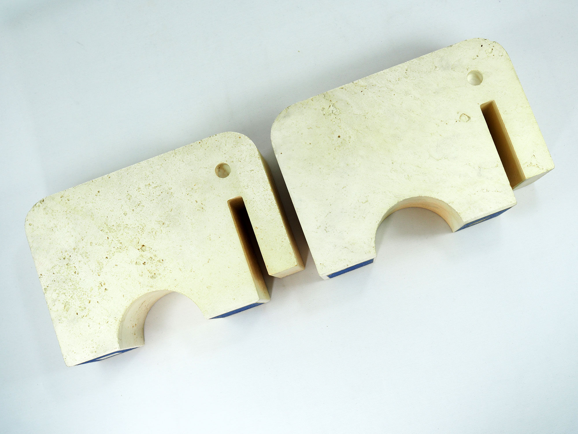 Pair elephant bookends travertine Fratelli Mannelli, 1970s