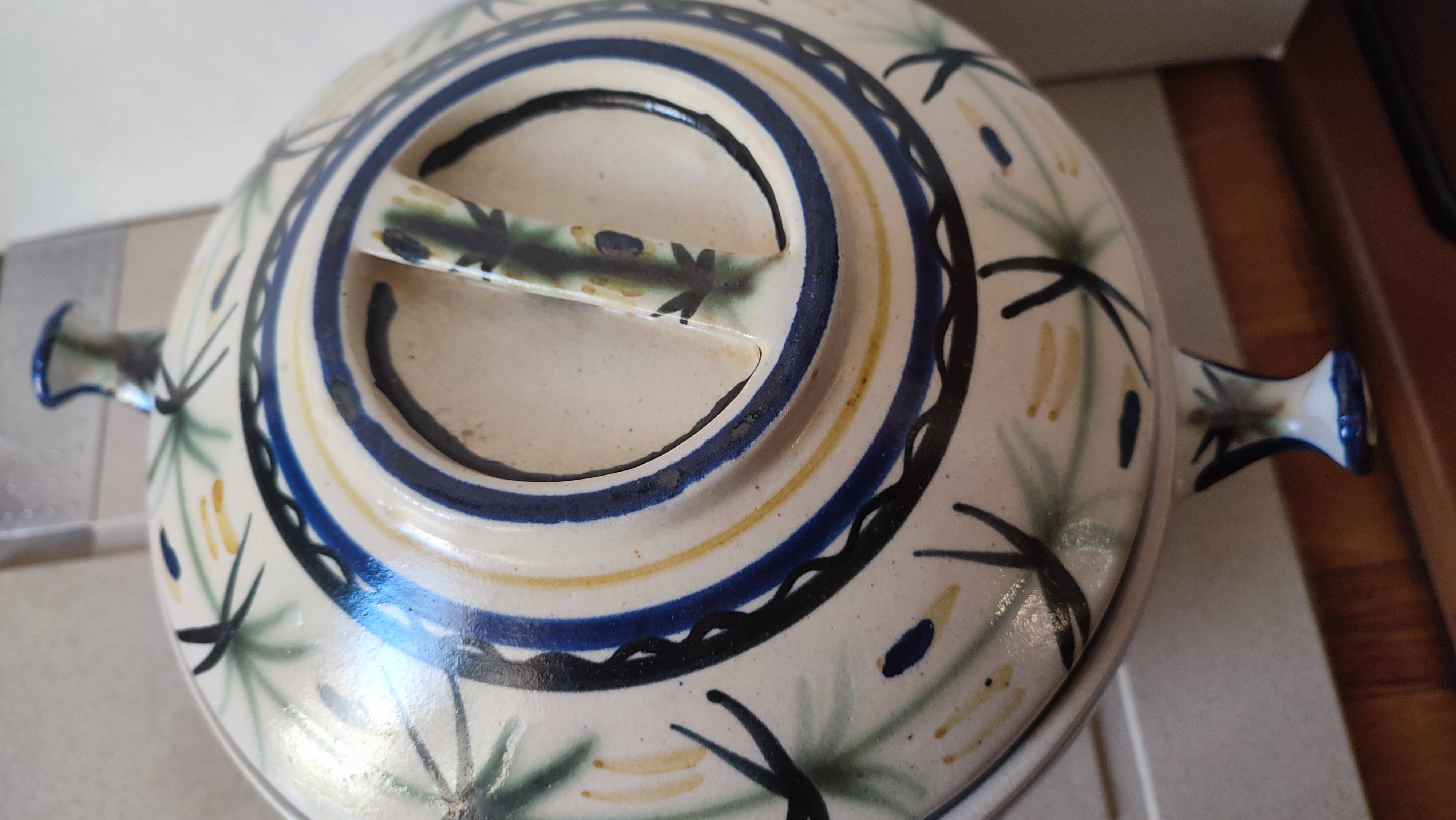 Ceramic dishes by Keraluc, Quimper