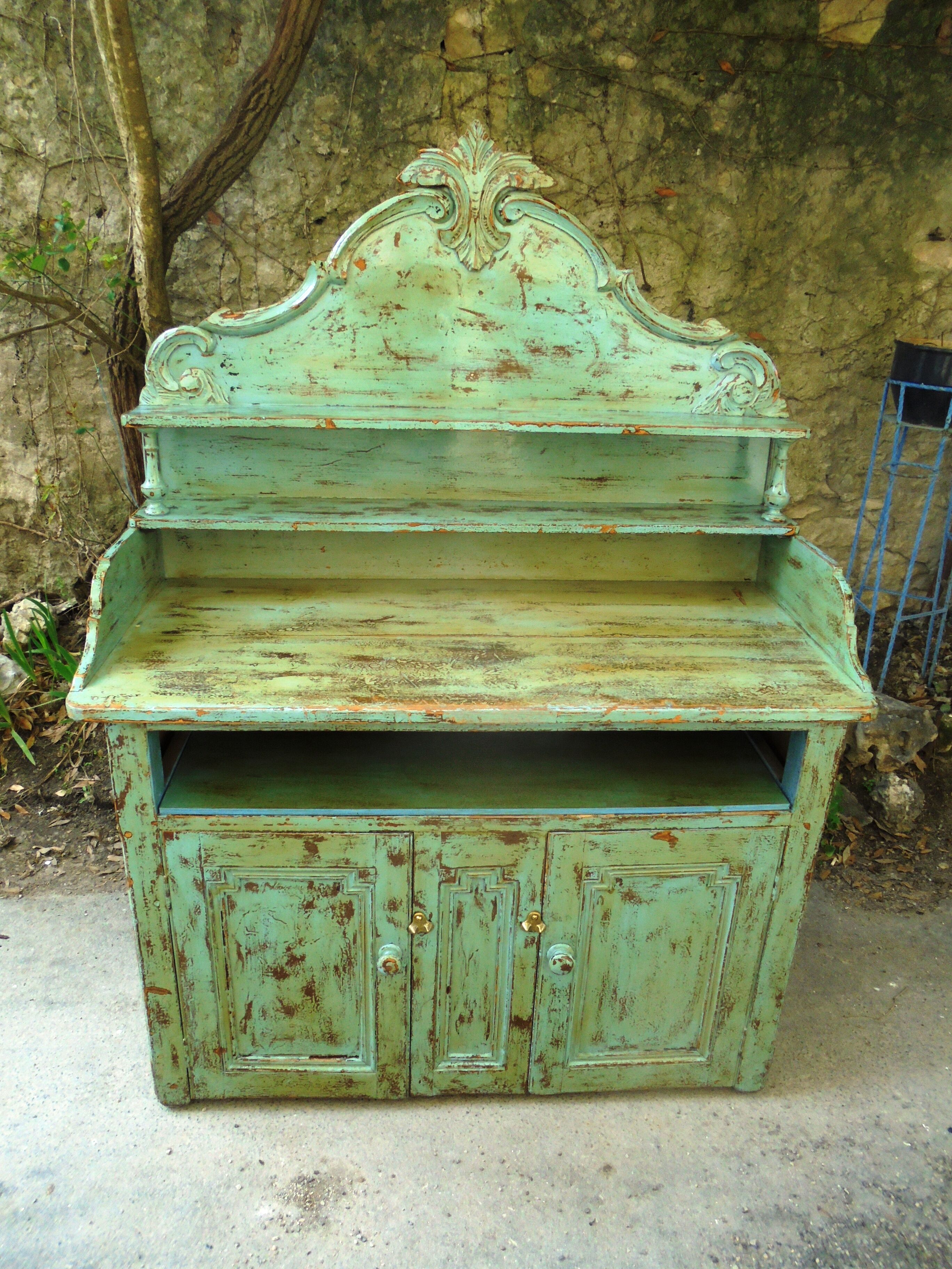 English buffet with dissociable shelf