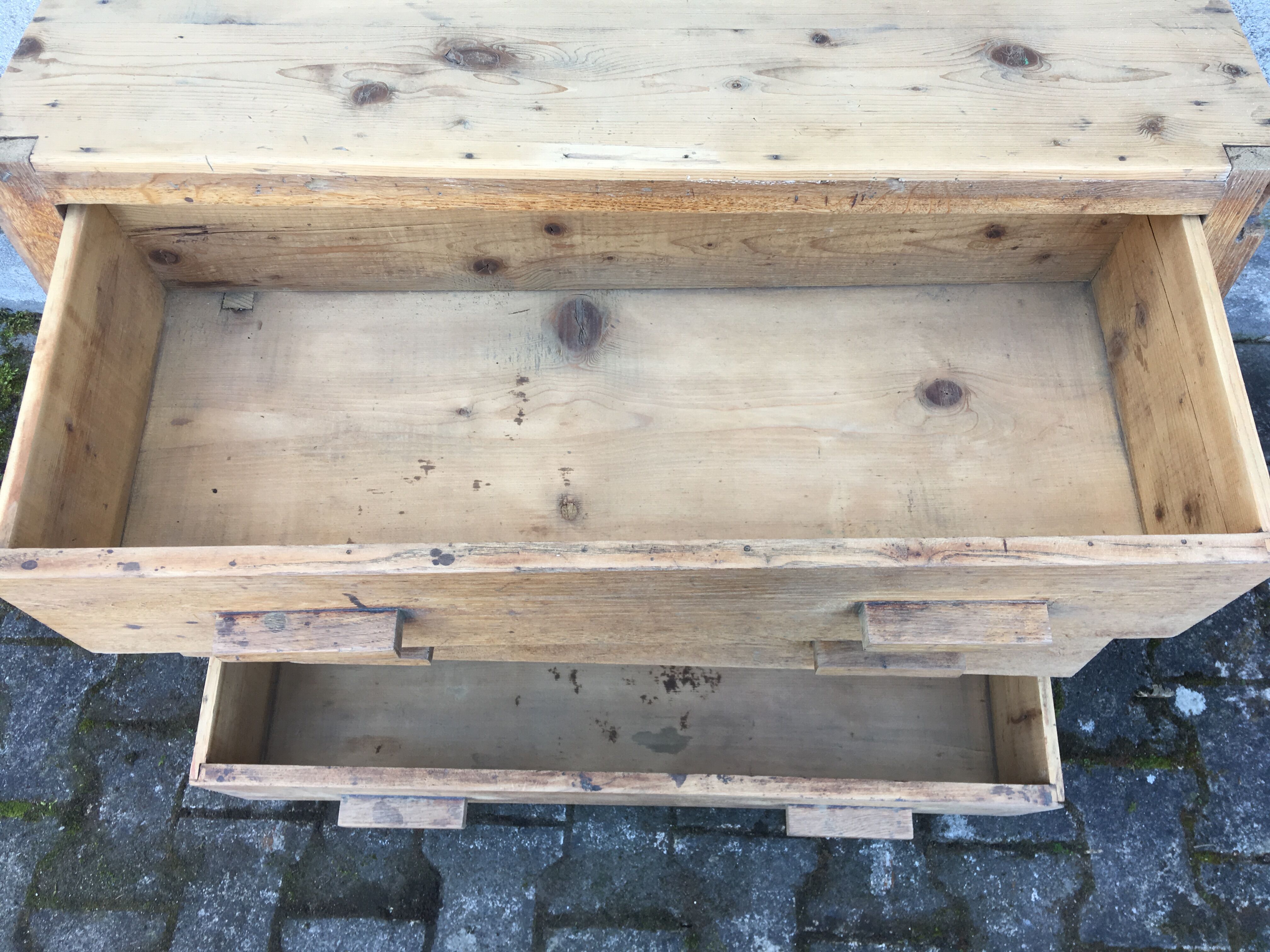 Old retro vintage chest of drawers 3 drawers wooden crude façade oak