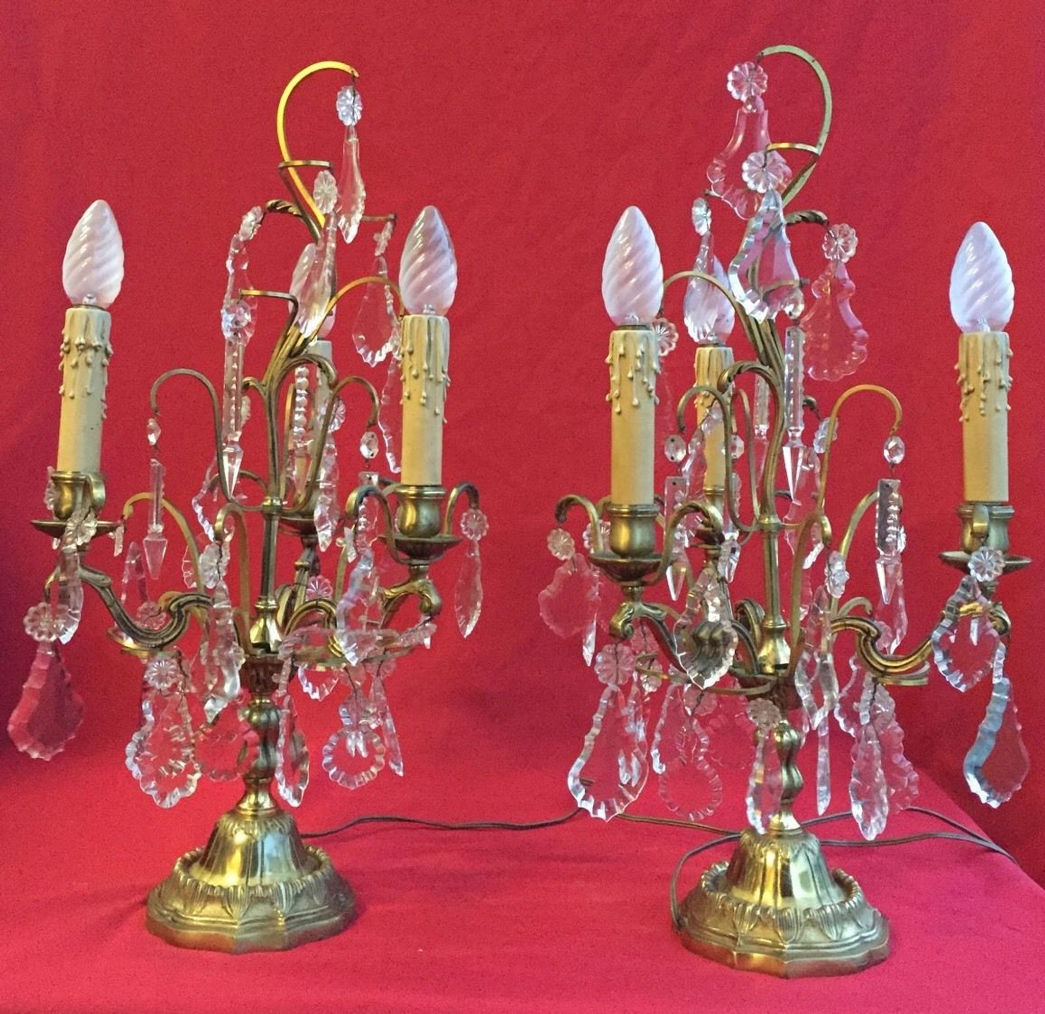 Paire de girandoles à pampilles cristal avec armature bronze
