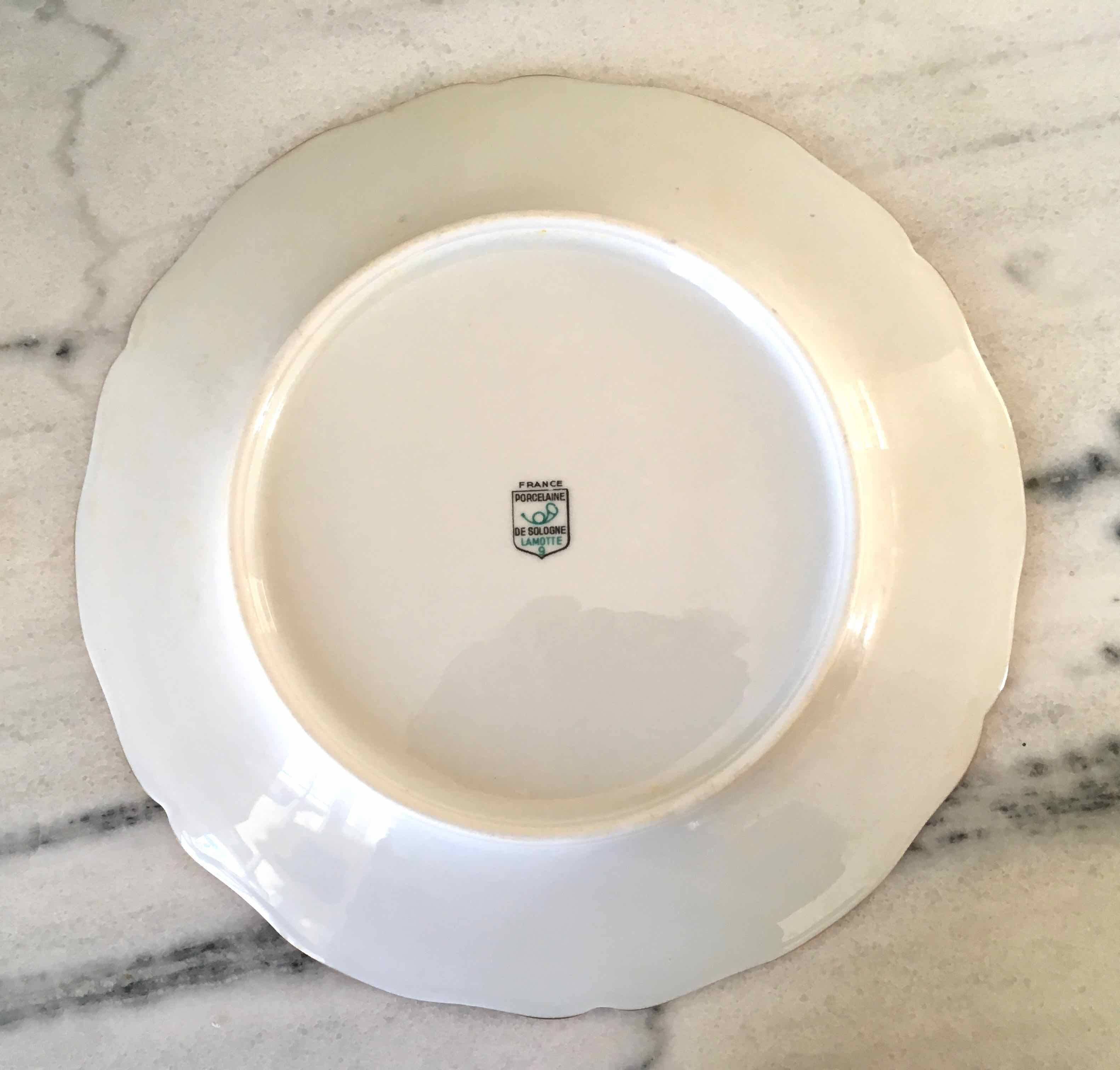 Set 12 plates and 3 dishes porcelain of Sologne