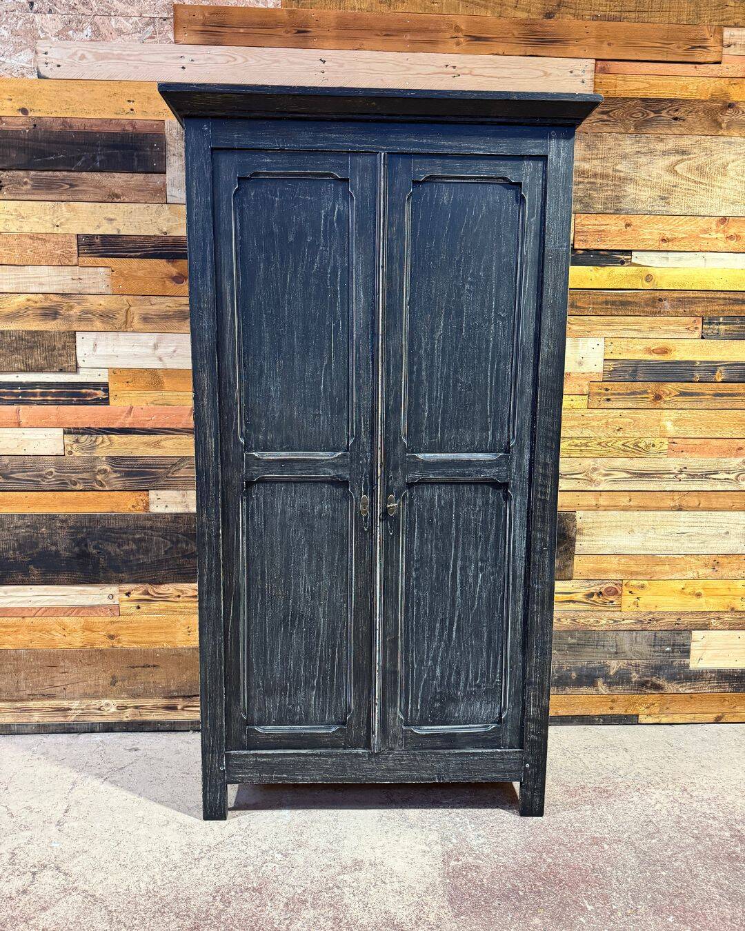 Ancienne armoire Parisienne relookée