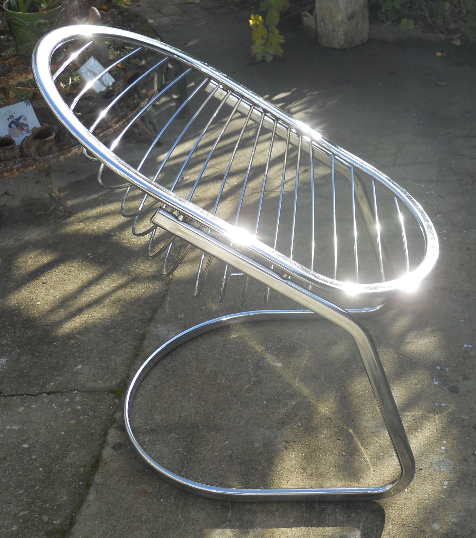 Flesh gastone rinaldi egg chair