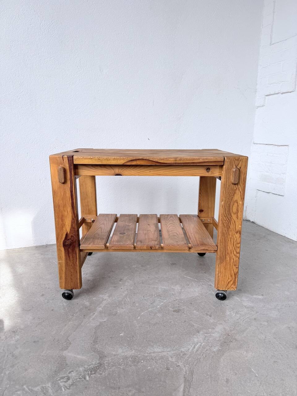 1980 pine wheeled console table
