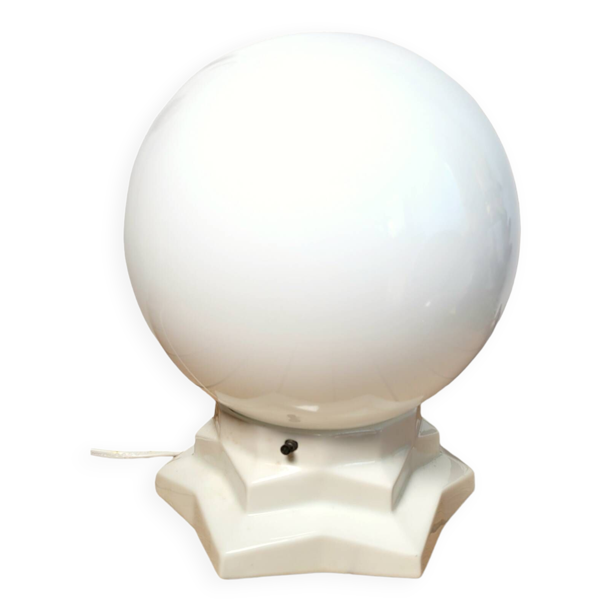 Vintage globe and ceramic table lamp